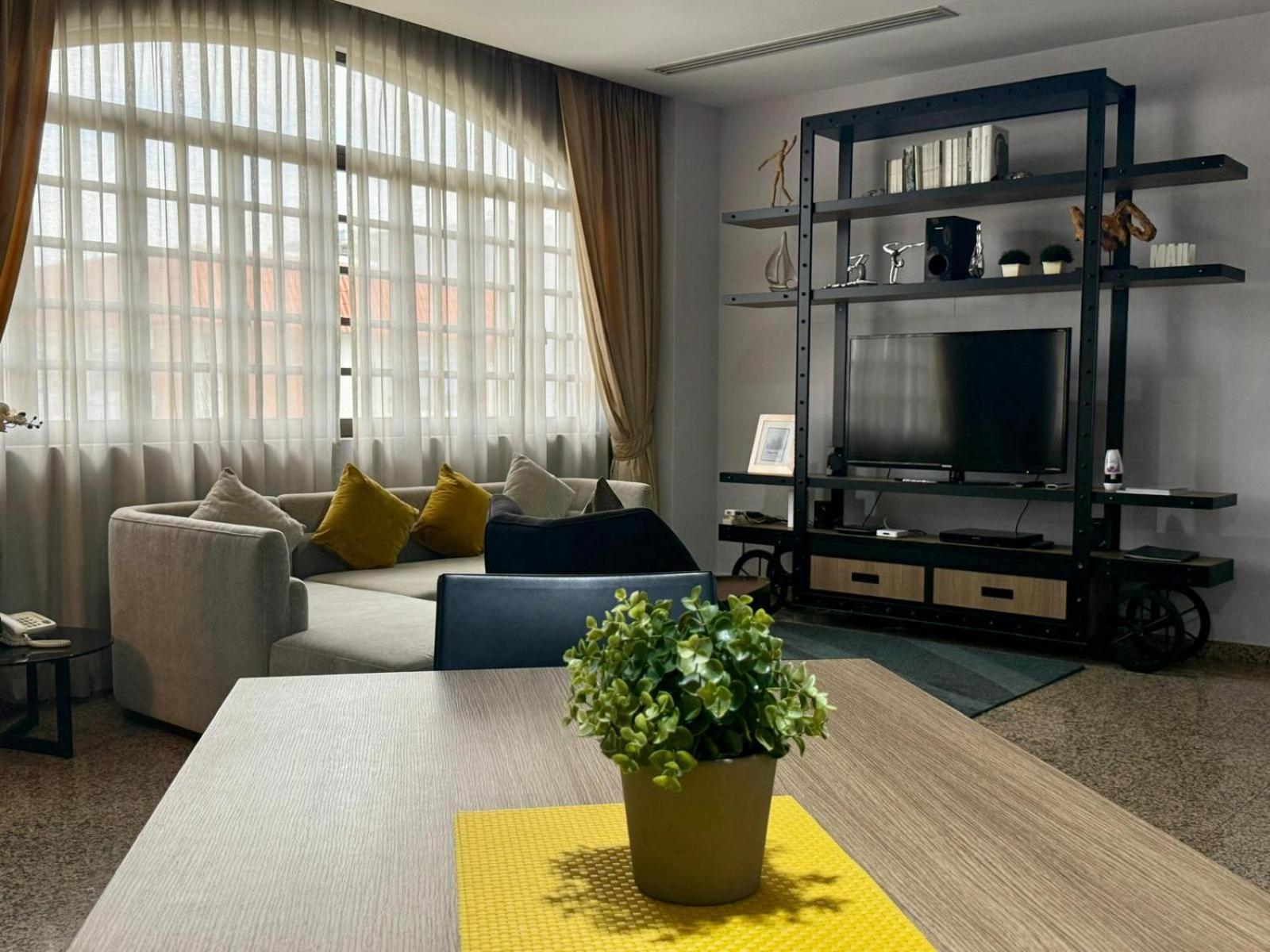 Alocassia Serviced Aparthotel 3*